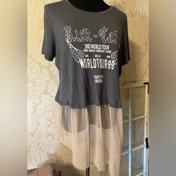 Super Cute Cloud Chaser Peplum Top With Asymmetric Pink Lace Skirt! - Picture 2 of 12